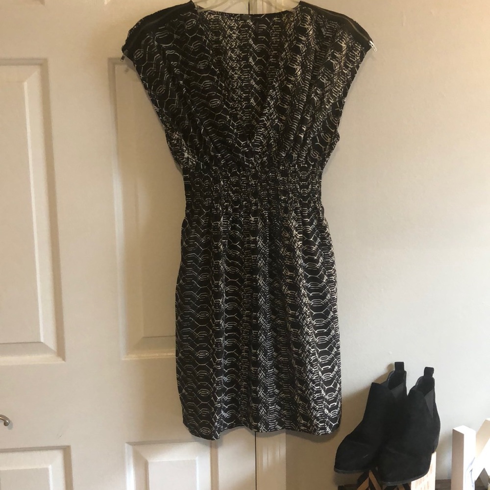 Guess dress🖤🤍